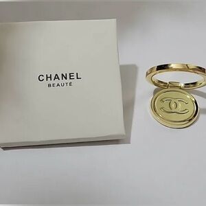 CHANEL Gold Beauté Phone Ring Stand